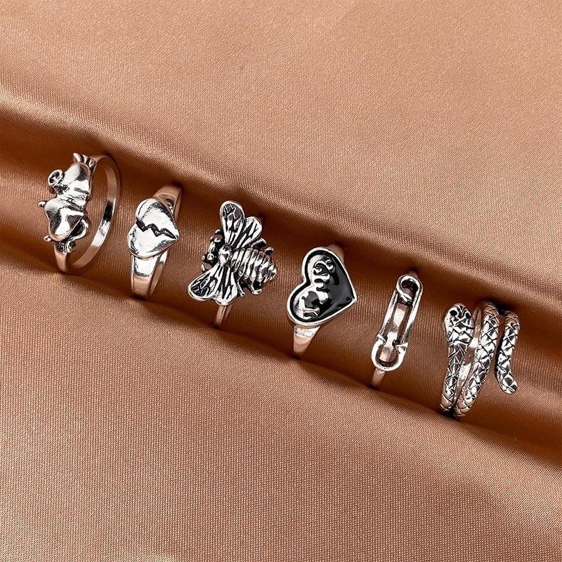 Retro For Women Punk Butterfly Heart Rings Set Retro Gothic Ancient Color Color Dice Angel Wings Charms Finger Rings JewelryVintage Rings