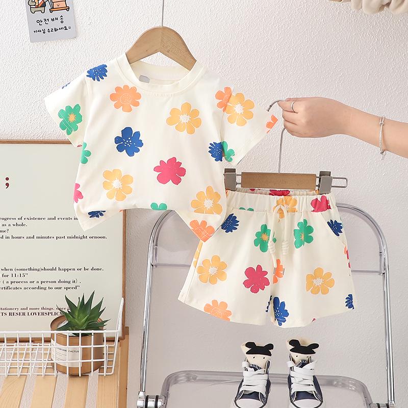 

Летний комплект из двух предметов в корейском стиле для девочек с цветочным принтом: Футболка с коротким рукавом и круглым вырезом, повседневная детская одежда 100 cm белый