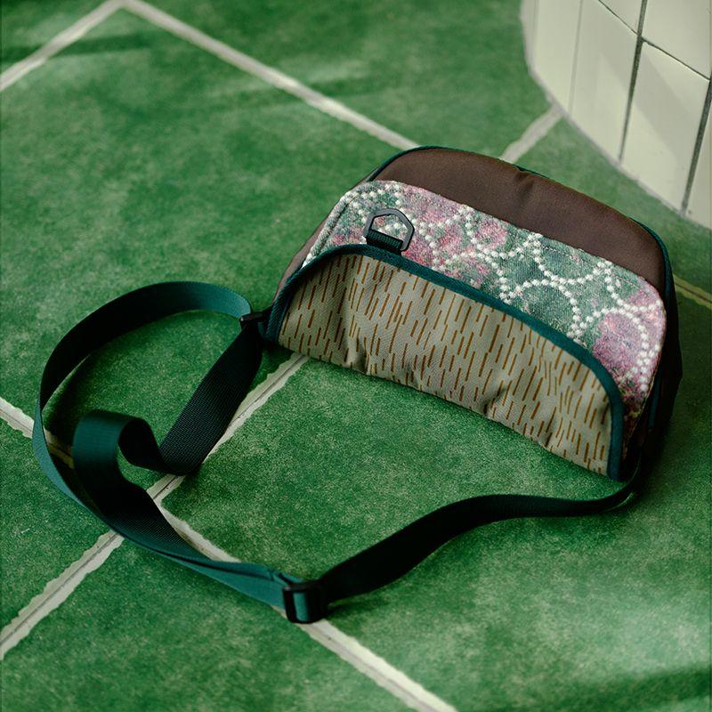 

Housedesign Original New Mountain Contrast Color Messenger Bag Niche Design Fashion Shoulder Nylon Mobile Phone Bag Brown Department