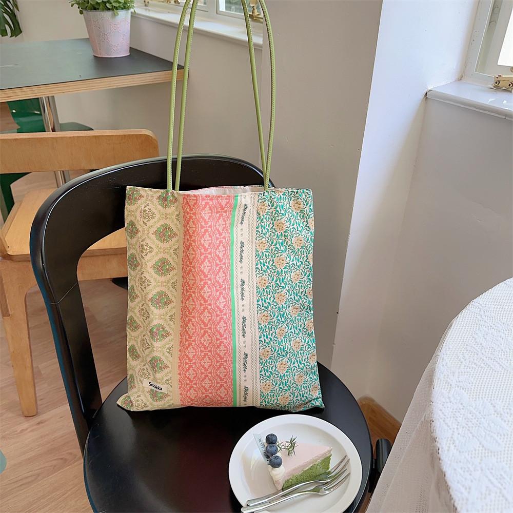 Trendy Floral Canvas Tote Bag For Students And Vacation Large Capacity Handbag