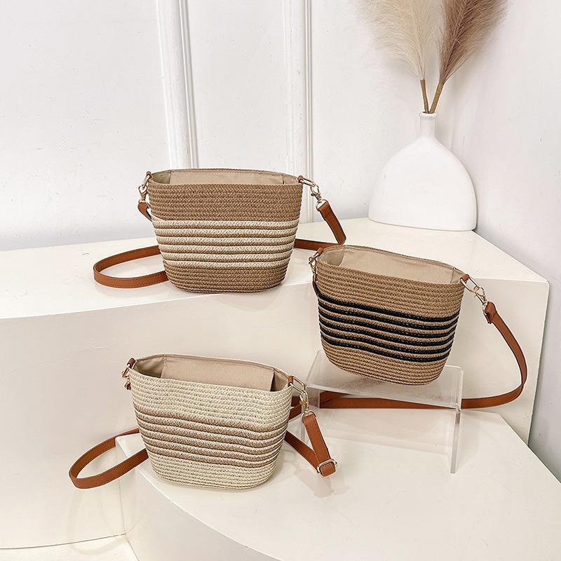 Straw Bag Women's Summer New Commuter Large-capacity Shoulder Bag Versatile Beach Bag