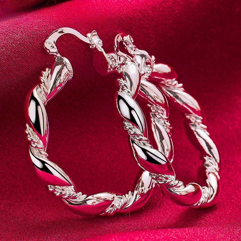 Anello Rotondo in Argento Sterling 925 con Gioiello a Corda Intrecciata