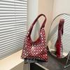 Modische PU-Taschen mit großen Nieten im Designer-Stil für Mädchen  Trendige Handtaschen mit großer Kapazität und Persönlichkeit  Mädchen-Stil