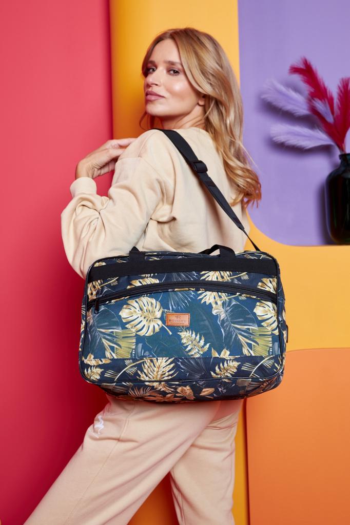 Lightweight Travel Bag Made of Durable Polyester - Rovicky