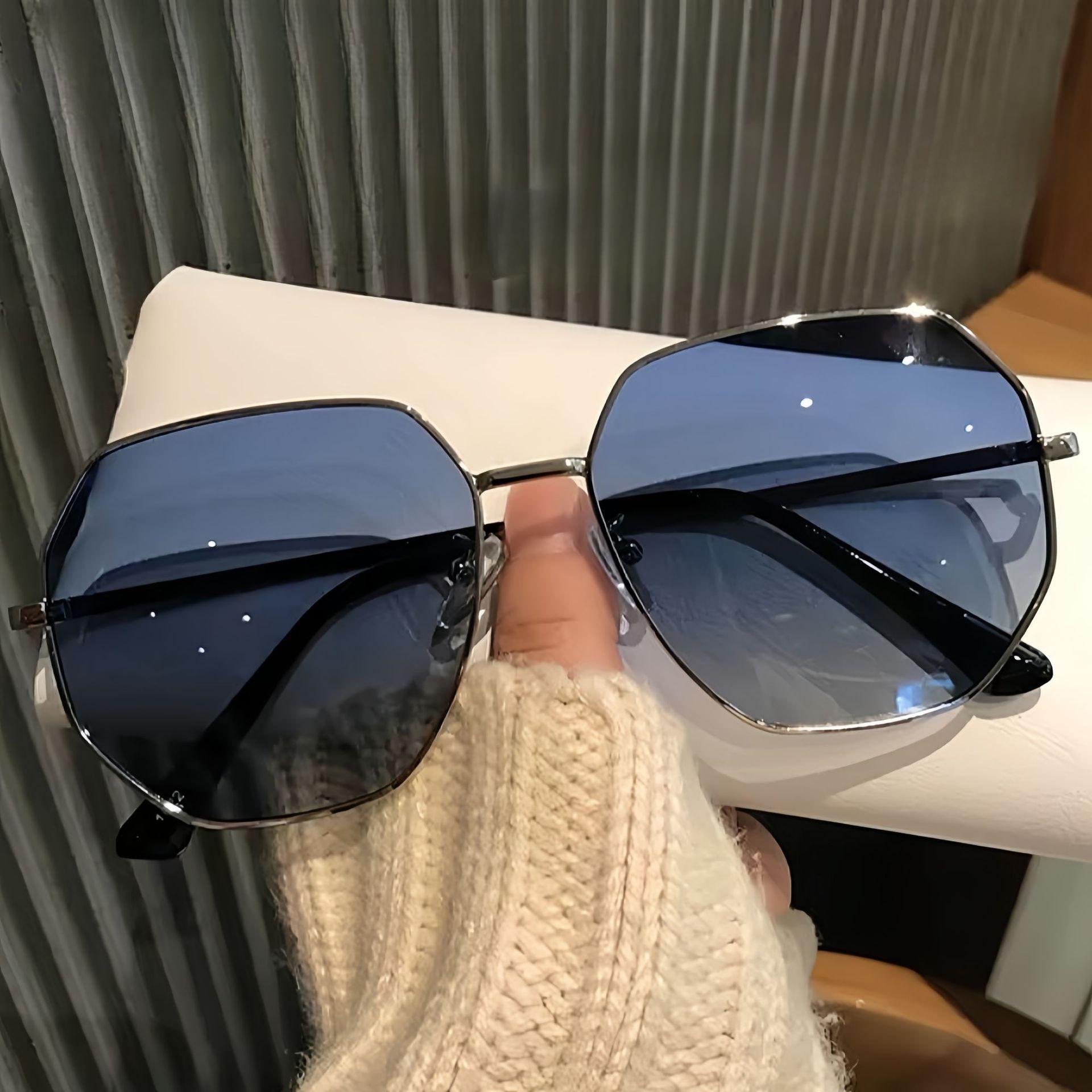 

Новые прозрачные синие поляризованные солнцезащитные очки для женщин, высококачественная многоугольная большая оправа, открывающие лицо, маленькие и универсальные солнцезащитные солнцезащитные очки для мужчин UV400