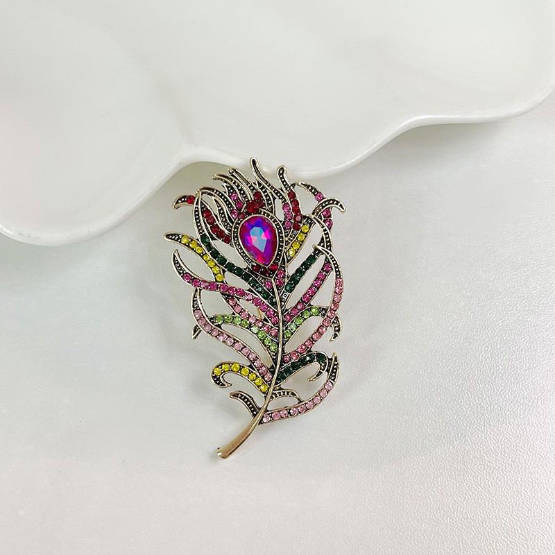 European Retro Peacock Feather Brooch with Zircon Inlay for Suits and Coats