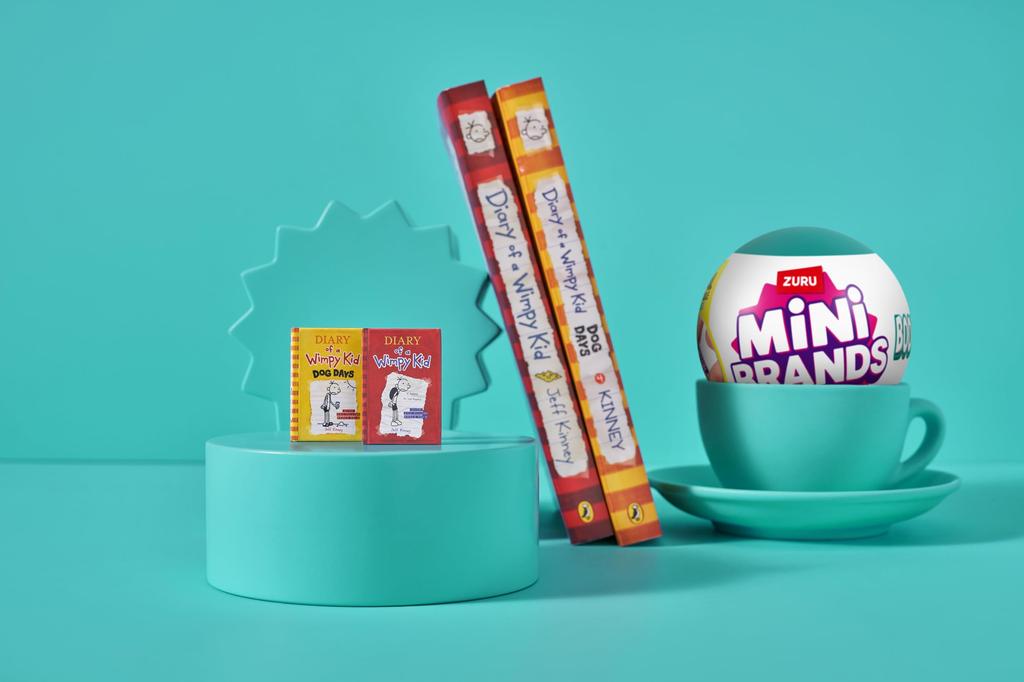 ZURU Mini Brands Books Capsule 5 Surprises Mini Brands Mini Brand Books 1 Capsule