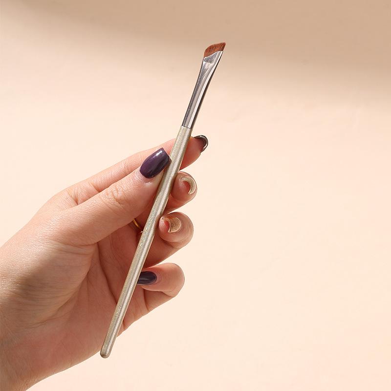 Champagne Gold 10-Piece Makeup Brush Set: Lip, Loose Powder, Blush, Foundation, Blending, Eyeshadow.