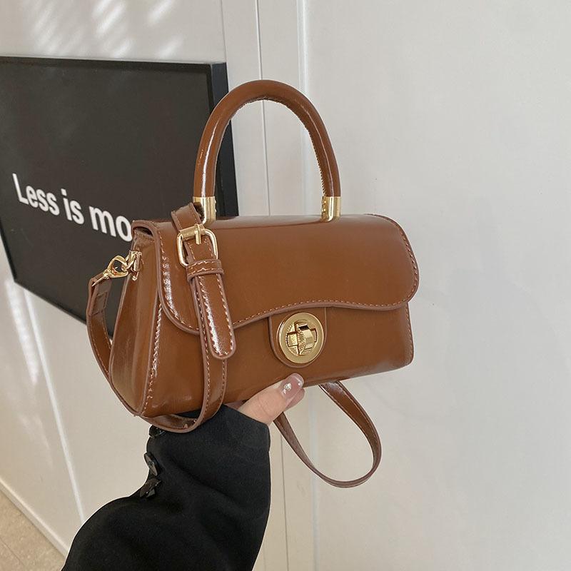 Retro Small Bag Women's New Versatile Shoulder Messenger Bag Women's Fashion Portable Small Square Bag