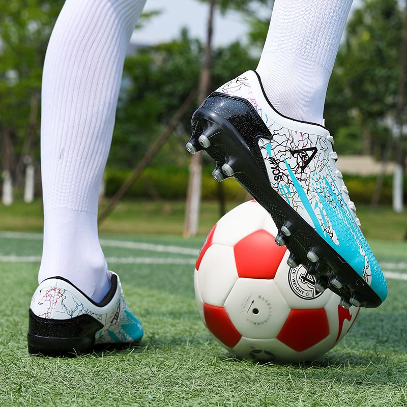 High Quality Professional Training Soccer Shoes Men Lightweight Cleats Sneakers Women Turf Non-Slip Society Football Shoes