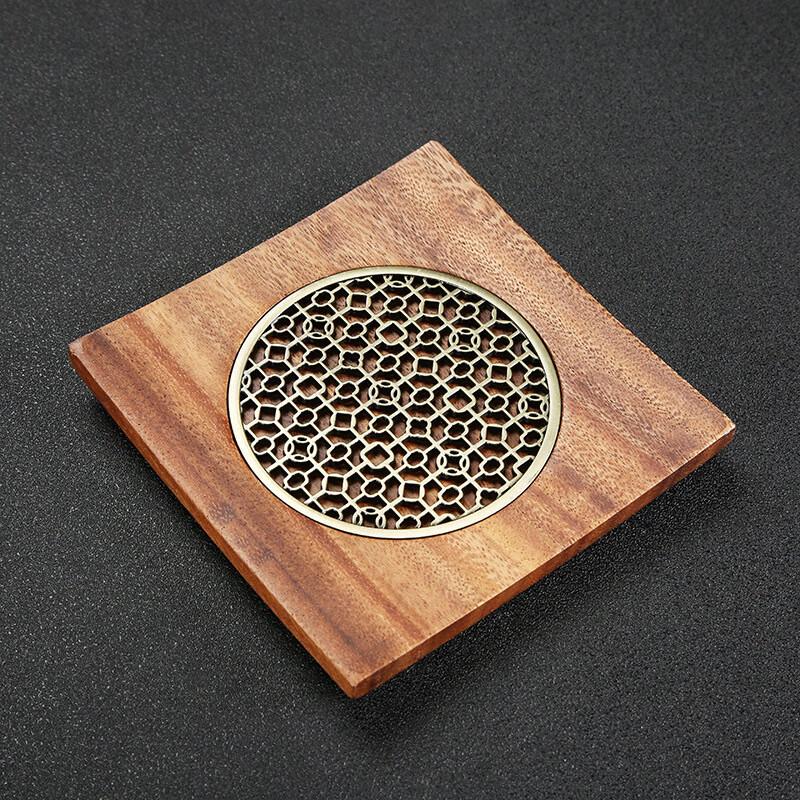 Подставка для чайника и чашек из грецкого ореха