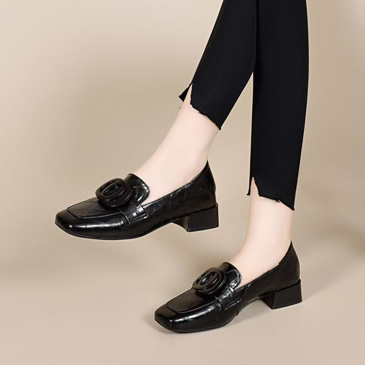 Square head small single shoes women s spring round buckle embossed cowhide shallow mouth low heel leather shoes work shoes one pedal leather shoes 35 9459₽
