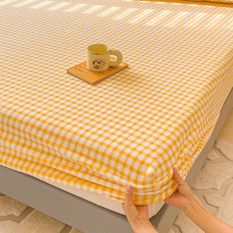 1pc Plaid Style Bedsheet Velvet Bed Cover Home Fitted Sheet Elastic Mattress Protector Winter Bed Linen sabanas (No Pillowcase)