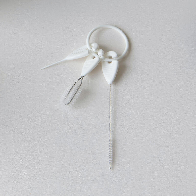 Ring-shaped tumbler straw crevice cleaning brush