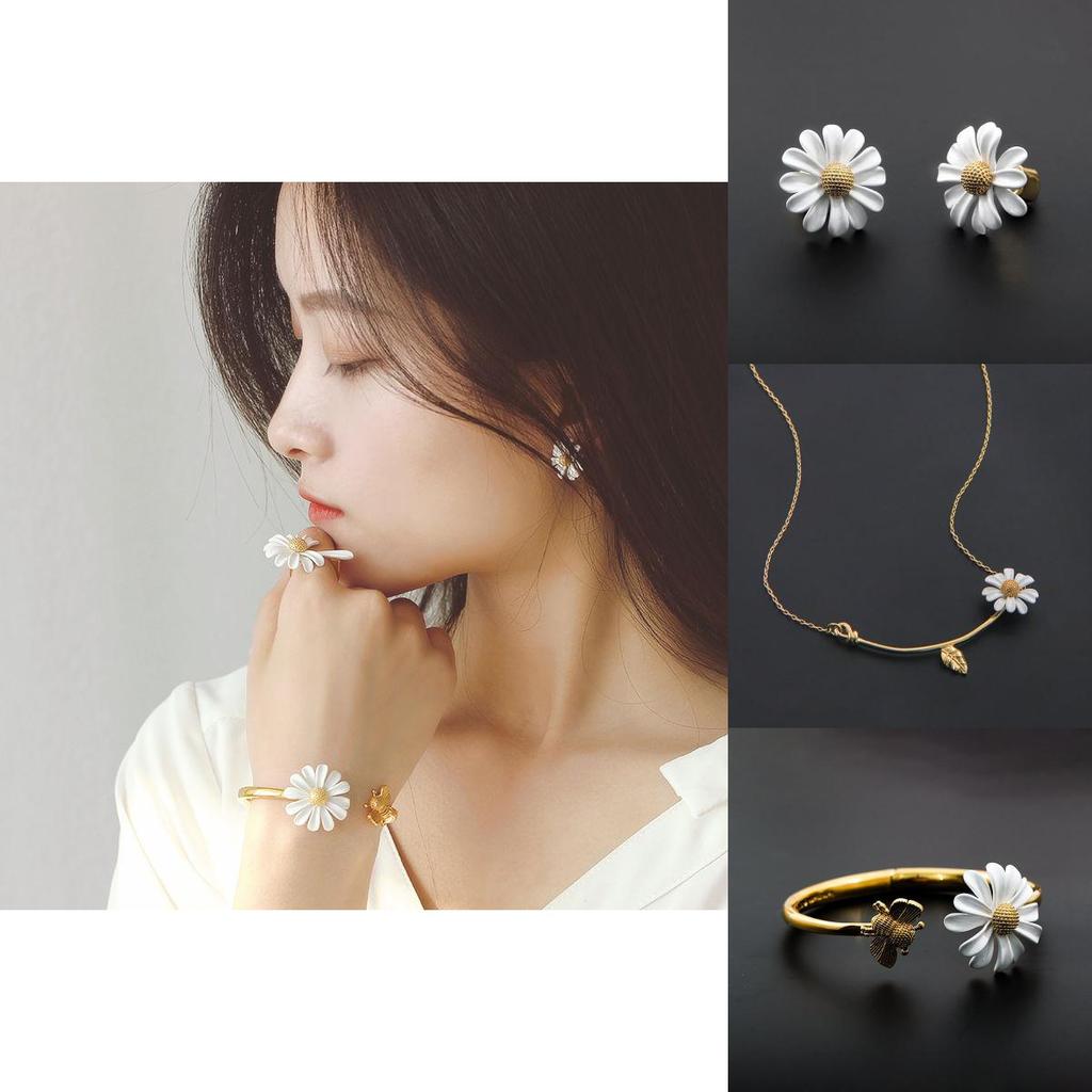 Asymmetric Daisy Flower Jewelry In Silver Tone For Women And Gift Giving