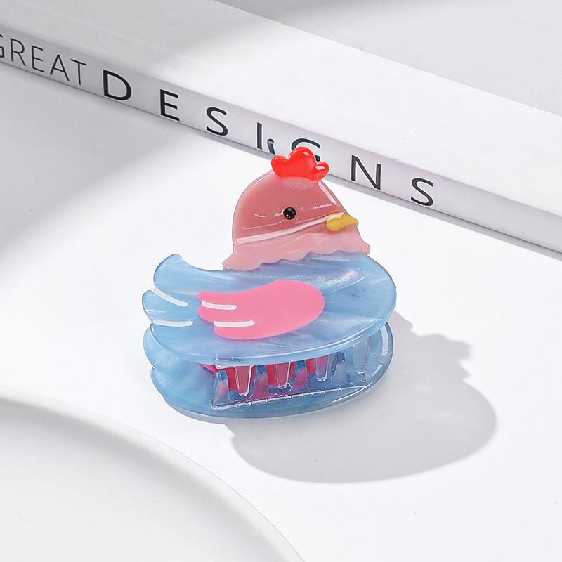 Korean Style Colorful Chicken Hair Clip – Girly Color-Blocking Claw for Beach & Holiday Photos.