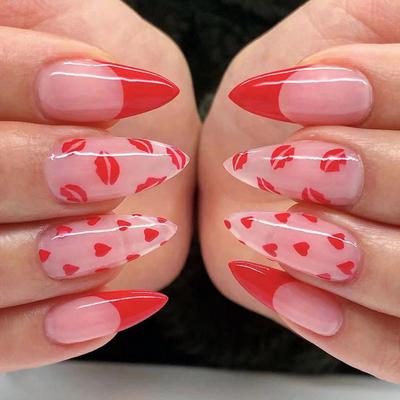 24 Stück Press On Nails Sanfte Liebeslippen Rote Maniküre Französische Valentinstags-Neujahrsnägel Künstliche Nägel