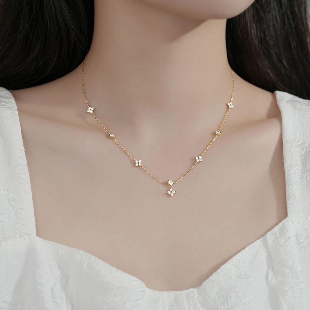 Copper Plated Luxury Long Lace Ankle Chain for Women Four-leaf Clover Design Dainty Trendy Lockbone Necklace Elegant