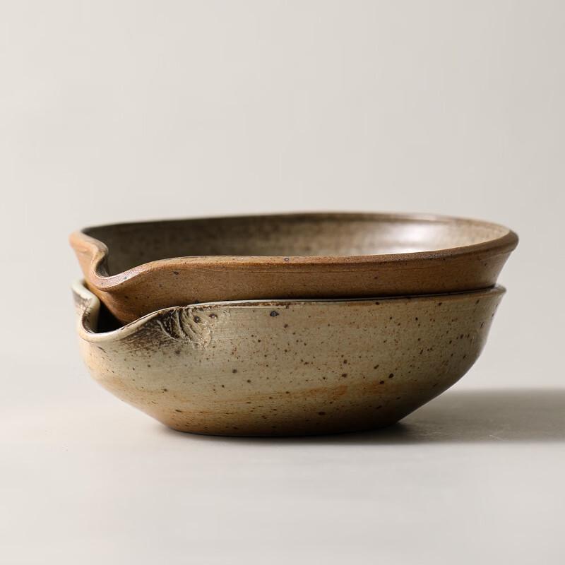 Japanese Coarse Pottery Salad Bowl with Spout