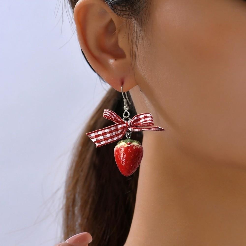 Vintage Strawberry Drop Earrings Green Leaves Dainty Simulated Fruit Earrings Bow Lovely Style Flower Drop Earrings Party