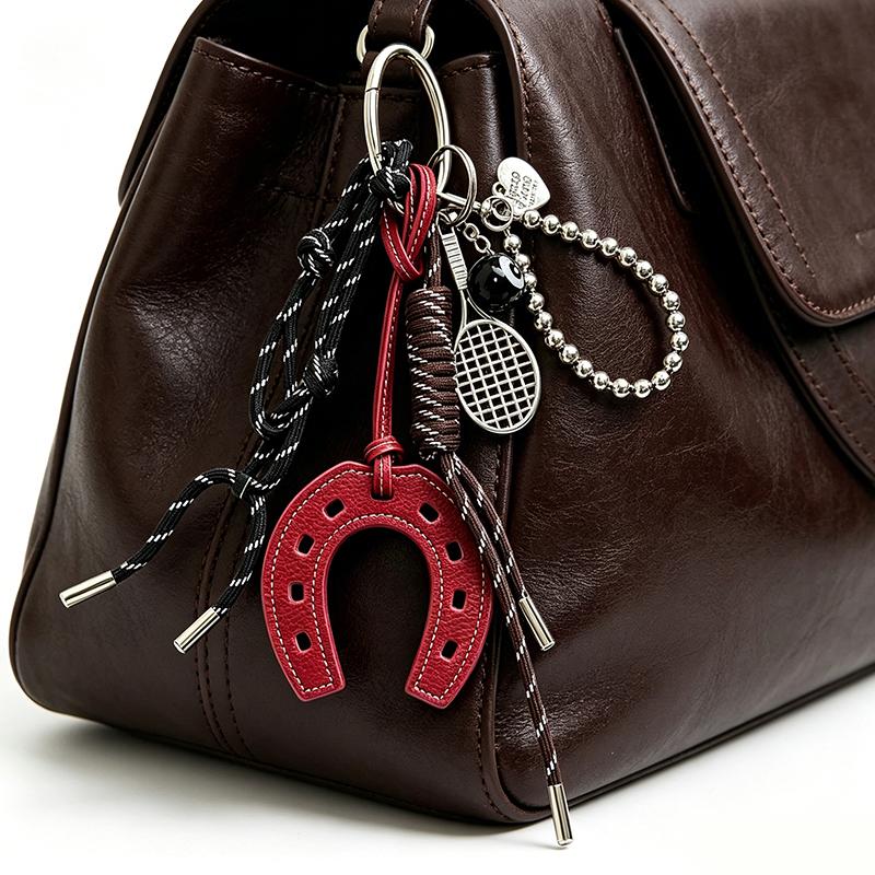Yogodlns New PU Leather Simple Horseshoe Pendant Horse Hoof Casual Key Chain Pendant Hanging Purse Accessories Women