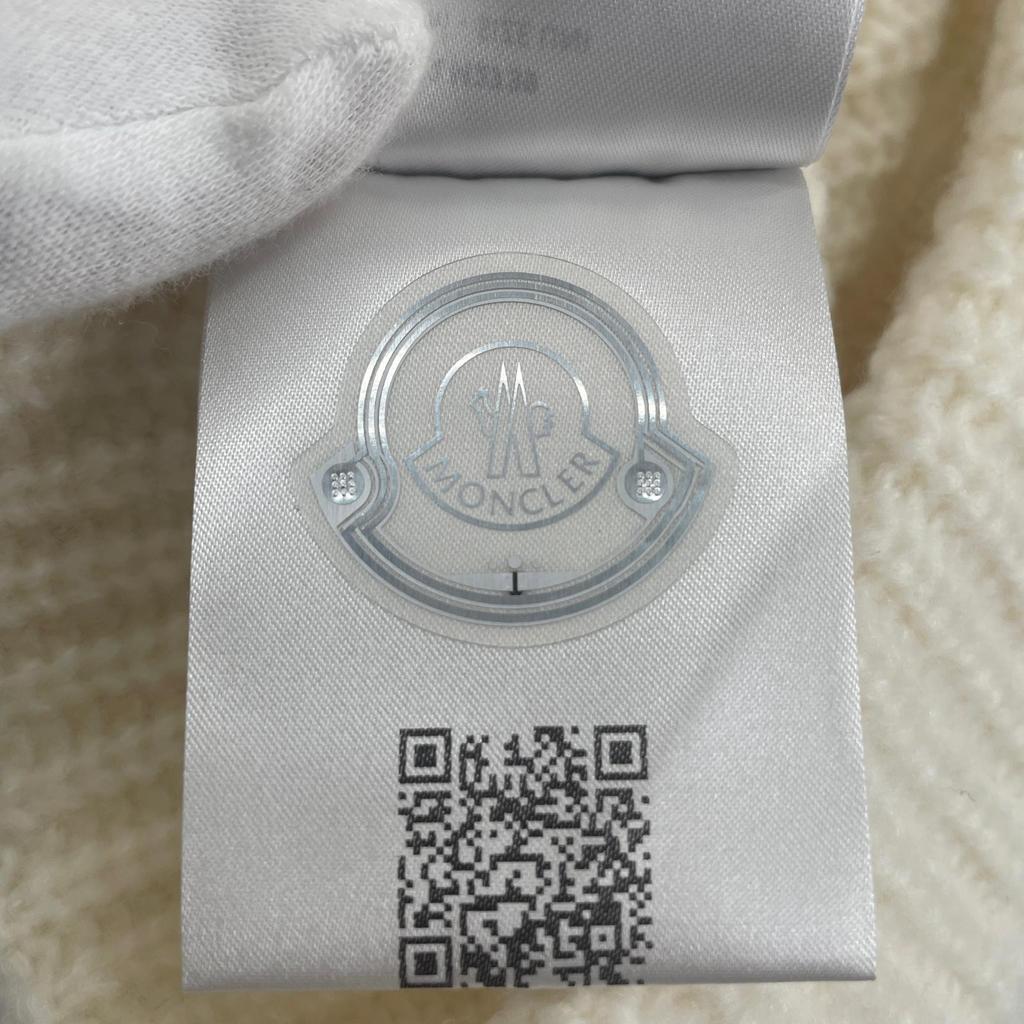Excellent MONCLER Knit Cap BERRETTO With Logo Emblem White Wool Women J20933B00072 Used