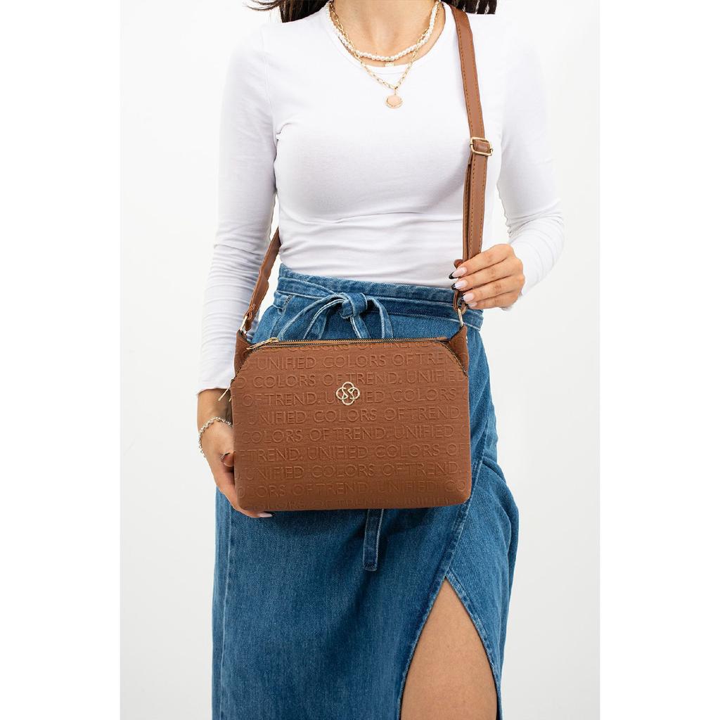 Hochwertige, wasserabweisende Schultertasche mit Kreuzgurt und drei Fächern, in Schwarz mit Textdruck bedruckt