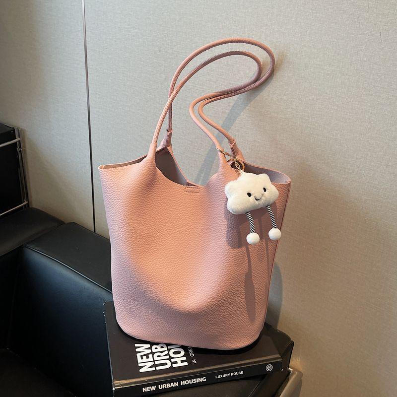 Casual and Versatile Tote Bucket Bag Women's 2025 New Spring and Summer Large Capacity Commuter Shoulder Bag Student Class Bag