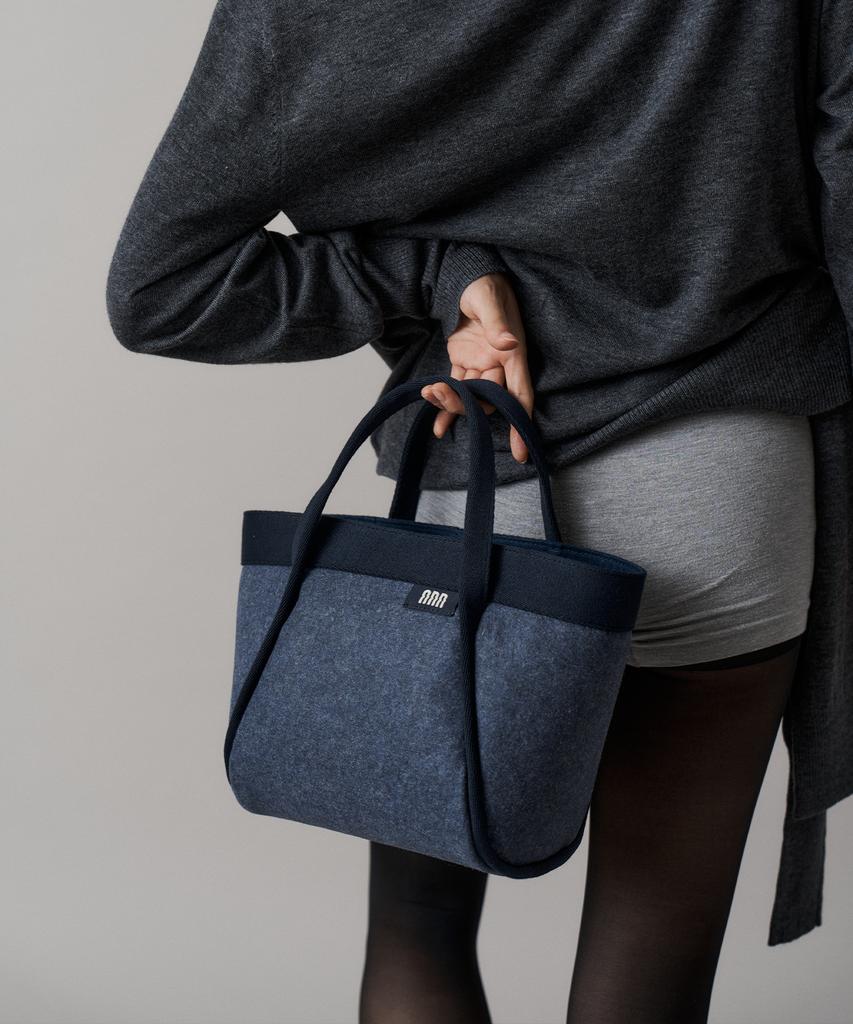 Addstudio Two-Four Bag_Medium_Navy (Felt)