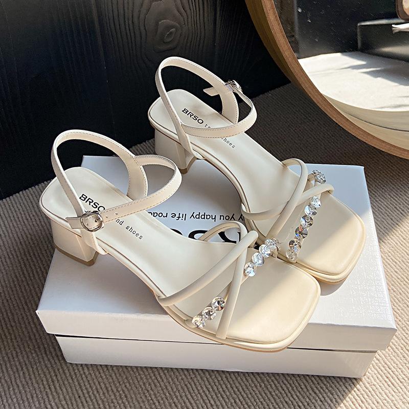 

French rhinestone open-toed sandals female 2025 summer new beautiful high heels thick heel versatile fairy wind beach shoes 33 белый