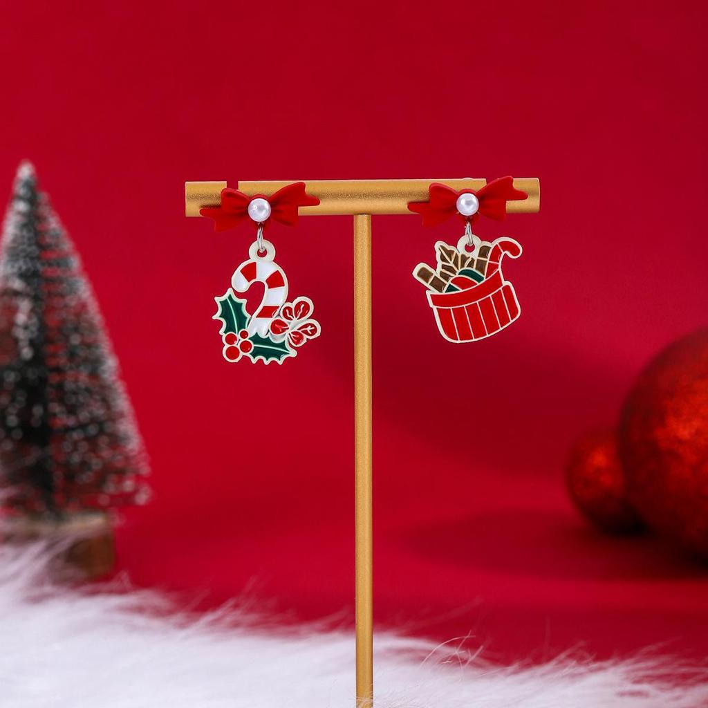 Grenzüberschreitende festliche asymmetrische Ohrringe mit Weihnachtsmann und Rentier
