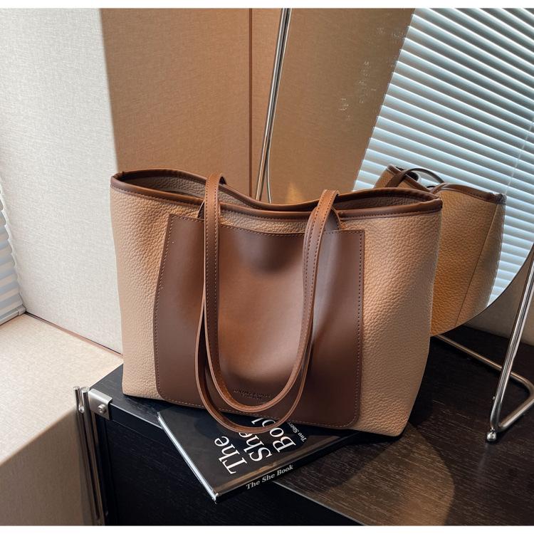 

Жіноча сумка 2024 року, нова модель, популярна цього року, сумка великої місткості, повсякденна та універсальна сумка для студентів коледжу темно-коричневого кольору