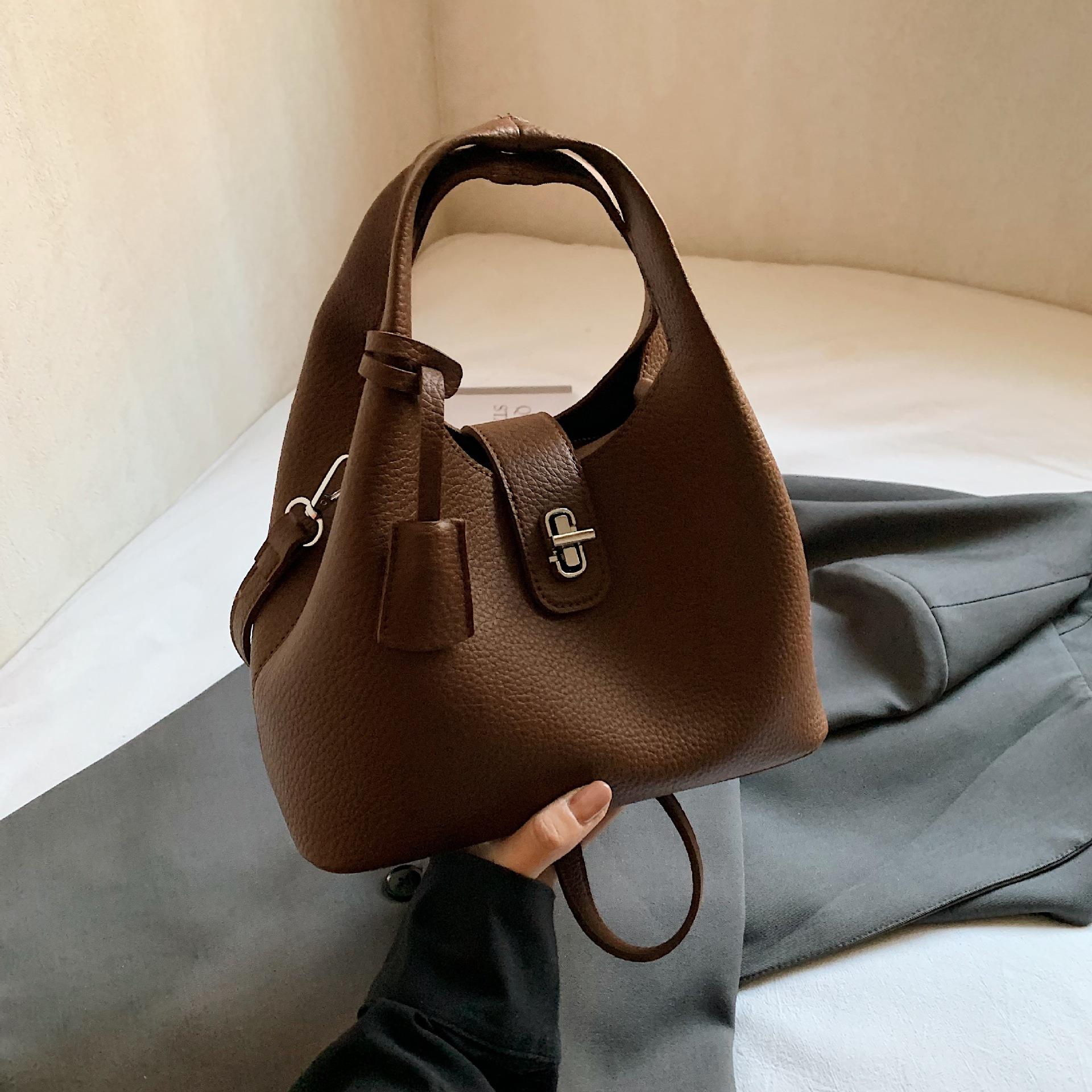 

Fashionable Lychee-patterned Vegetable Basket Bag, Trendy and Stylish for Daily Commuting, Slouchy Bucket Bag кавовий
