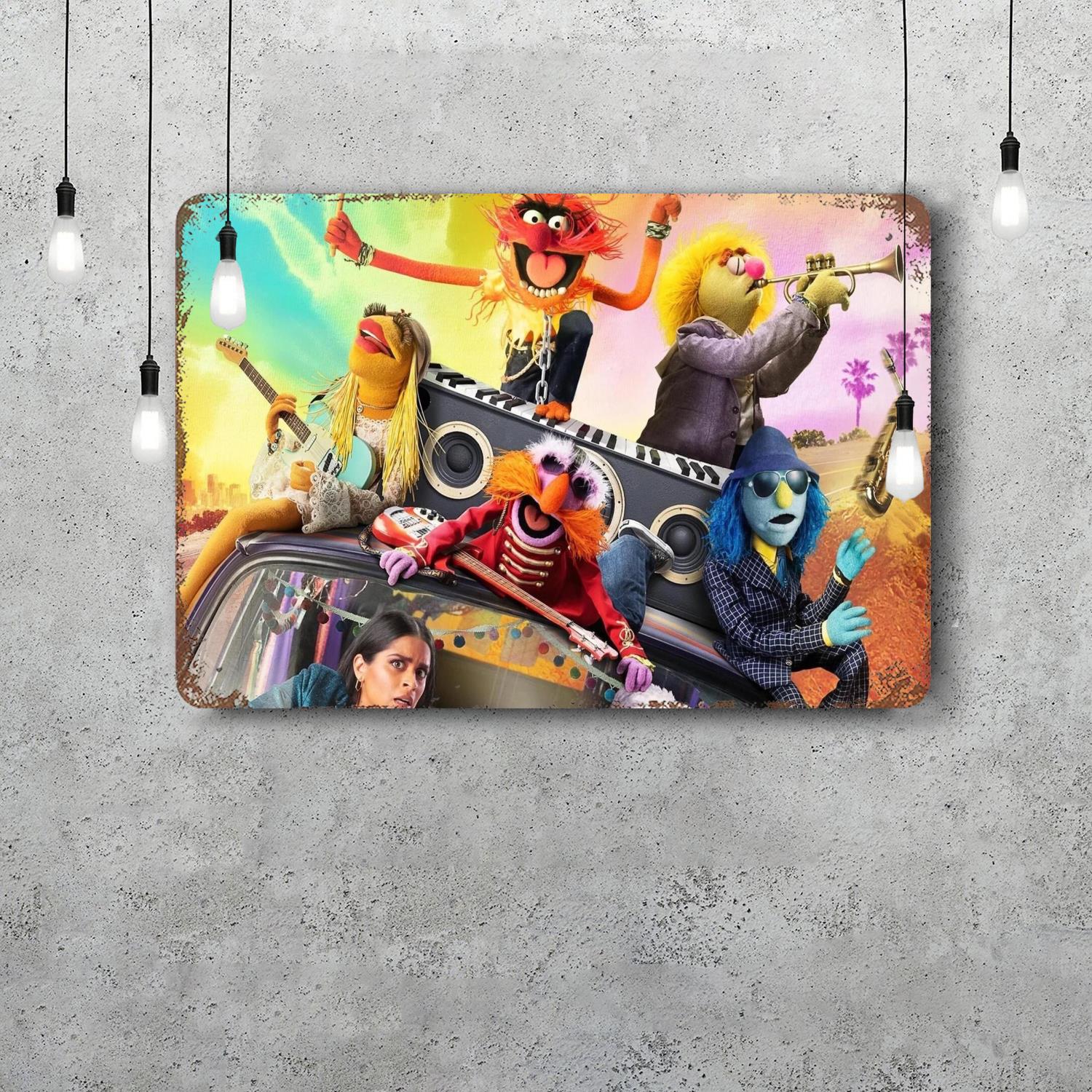 

MINISO Большое кукольное приключение Декор Постер Винтажная Жестяная Табличка Металлическая Табличка Декоративная Табличка для Паба Бара Пещеры Настенное Украшение 20x30cm（7.8x11.8inch）