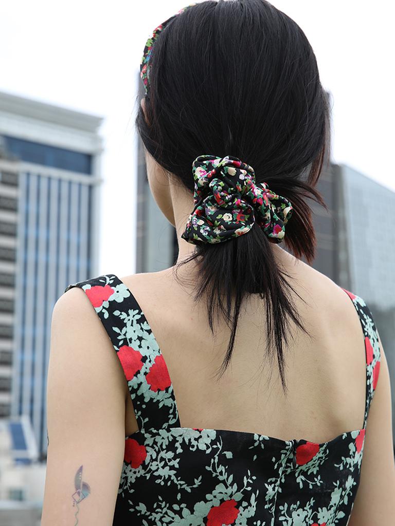 Sorry, Too Much Love Sharon Flower Hairband_Black