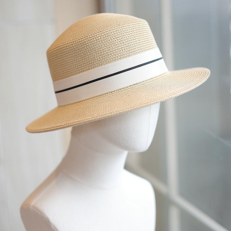 M Standard Flat Top French Retro Straw Top Hat Spring and Summer Fashion Seaside Vacation Leisure Sun Hat Women