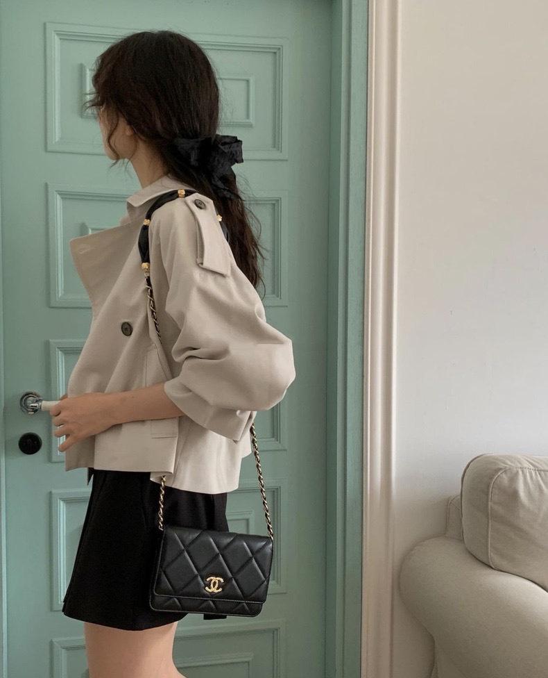 Women's Korean Chic Retro Suit Collar Trench Coat - Two-Button, Long-Sleeved, Casual, Short Jacket for Autumn