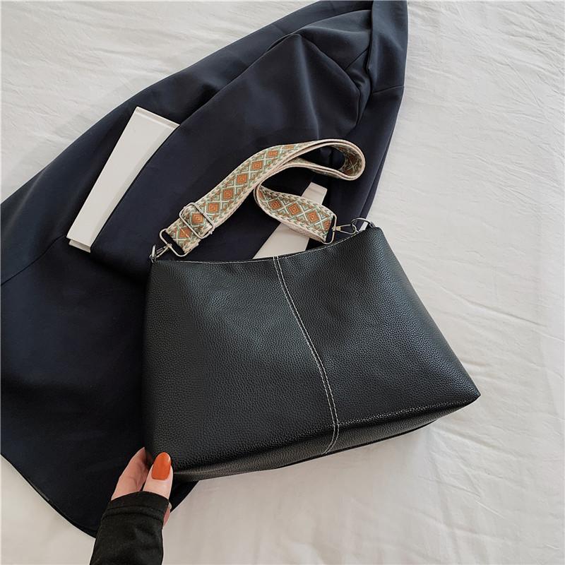 Stylish Vintage Summer Shoulder Bag For Women In Soft Pu Material For Casual Everyday Use