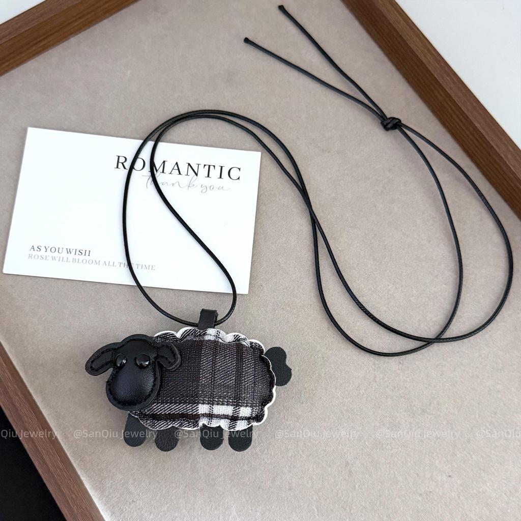 Retro Ethnic Ceramic Wood Necklace: Geometric Fruit Pendant for Women