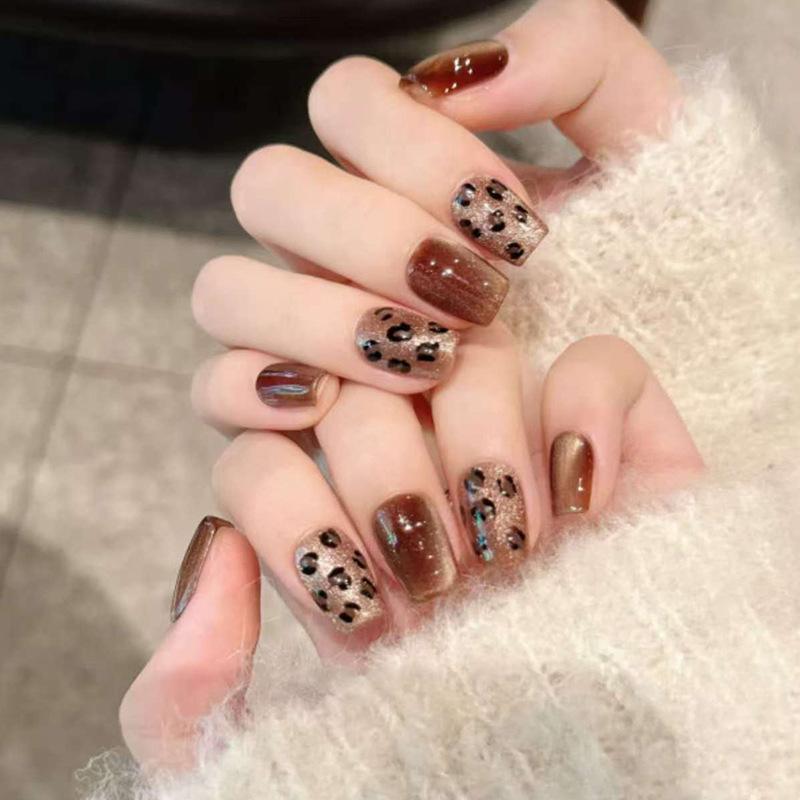 Caramel fine flash leopard print cat eye less white European and American style removable manicure tablets 30 pieces