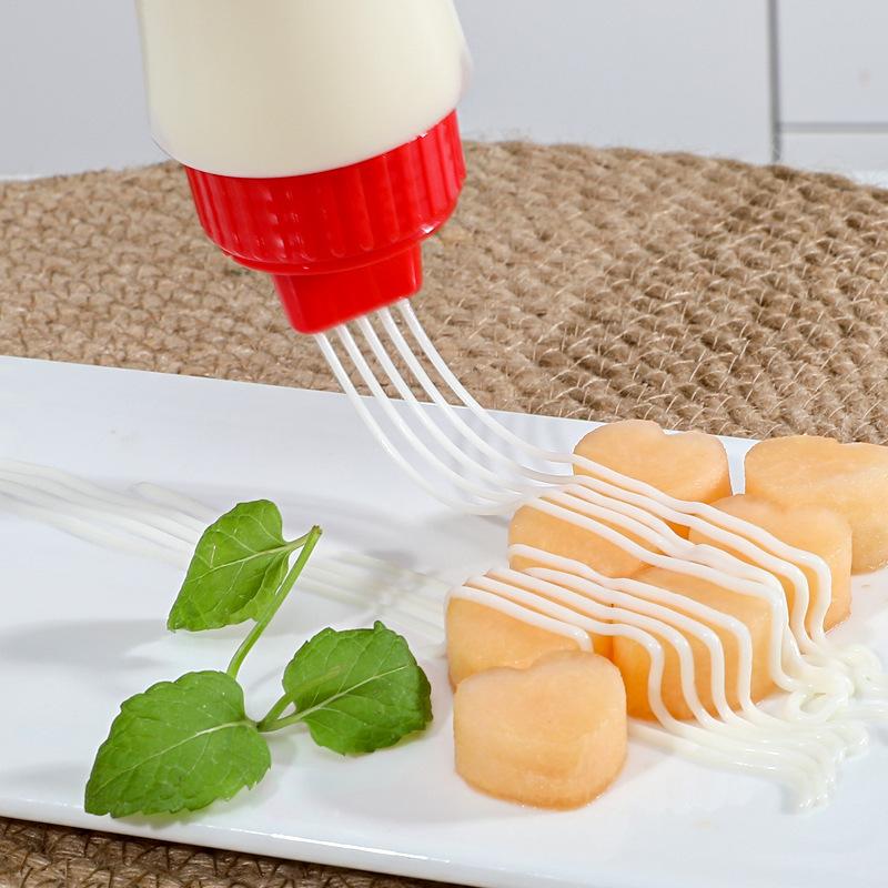 Home Kitchen Squeezed Bottle Food Grade Plastic Tomato Sauce Salad Sauce Porous Seasoning Tools Cup Body Sticker Cups Tumbler