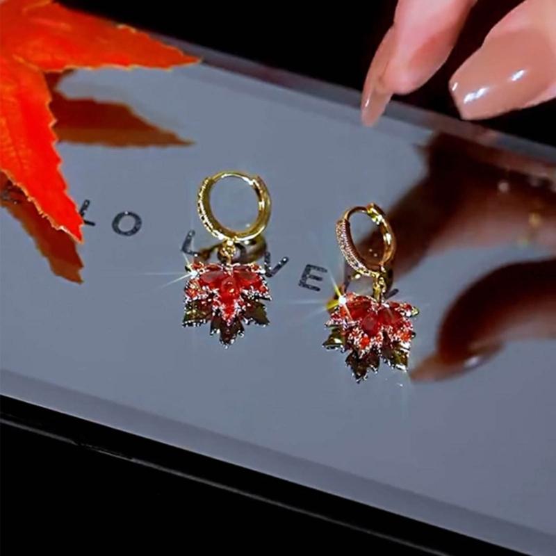 Elegant Red Crystal Maple Leaf Earrings Fashion Tassels Ear Ring Temperament Rhinestone Earwear Trendy Statement Pieces