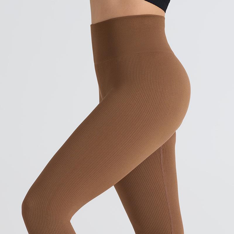 Seamless Ribbed Plus Size Yoga Pants for Women - Butt-Lifting, No Lines, Long European & American Style.