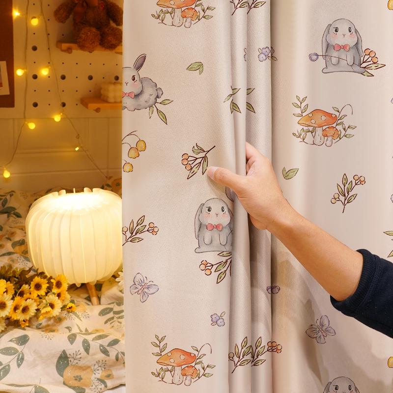 Nordické zatemňovací závěsy na postel pro vysokoškolské koleje - Mužské spodní lůžko