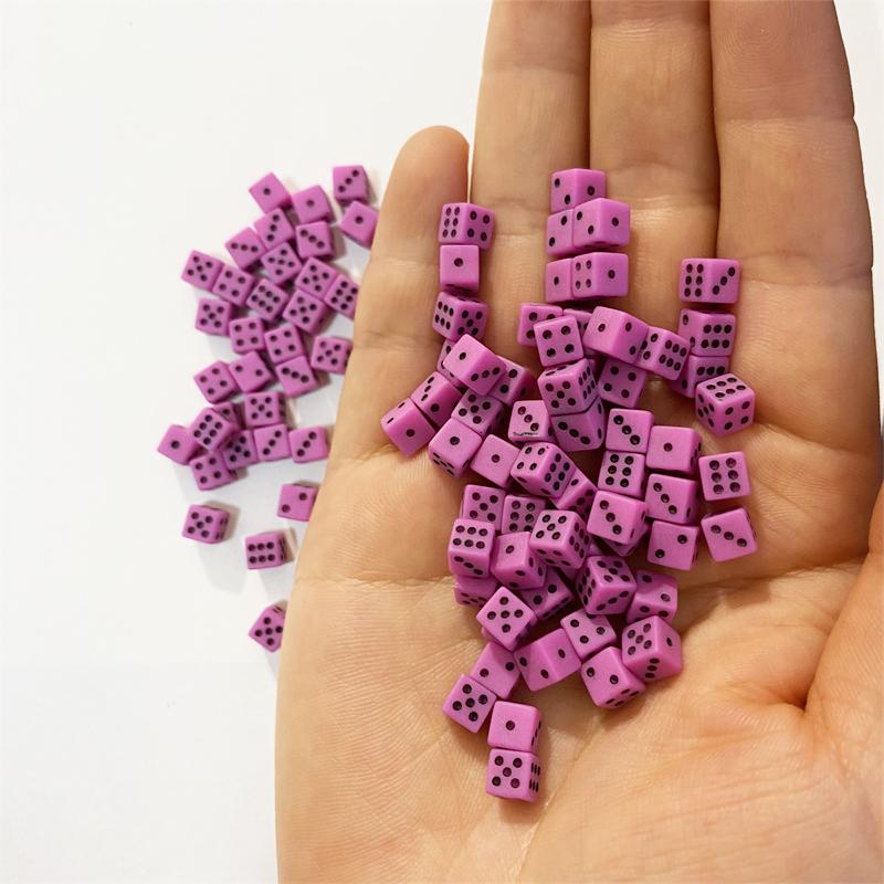100 Stücke 5*5*5mm Mini D6 Acryl Gaming Rechtwinklig Punkt Würfel Standard Sechsseitige Würfel für Brettspiel zubehör
