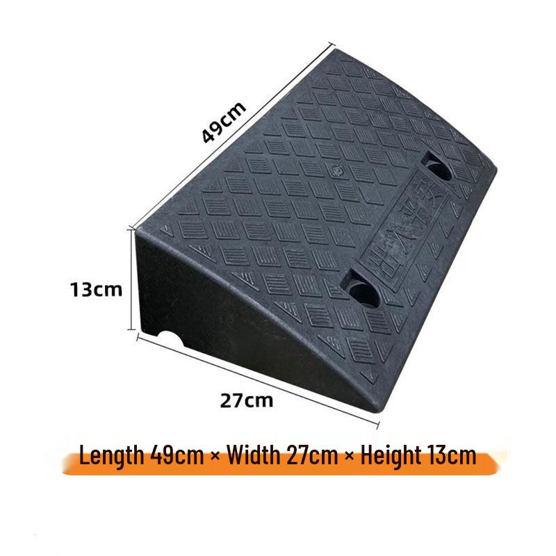 Plastic Uphill Slope Pad: Triangle Speed Bump for Curb and Car Threshold