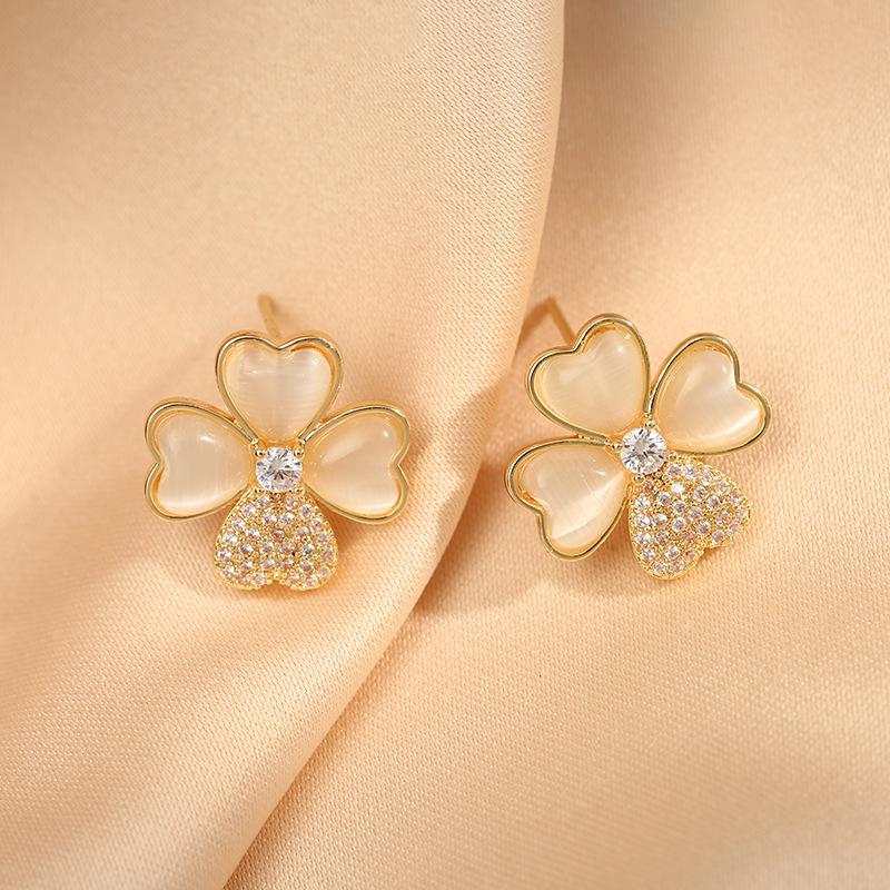 2023 New S925 Sterling Silver Cat s Eye Four-Leaf Clover Stud Earrings
