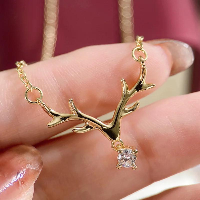 European And American Deer Antlers Christmas Wind Necklace With Four Claws Forward Zircon Christmas Elegant Pendant
