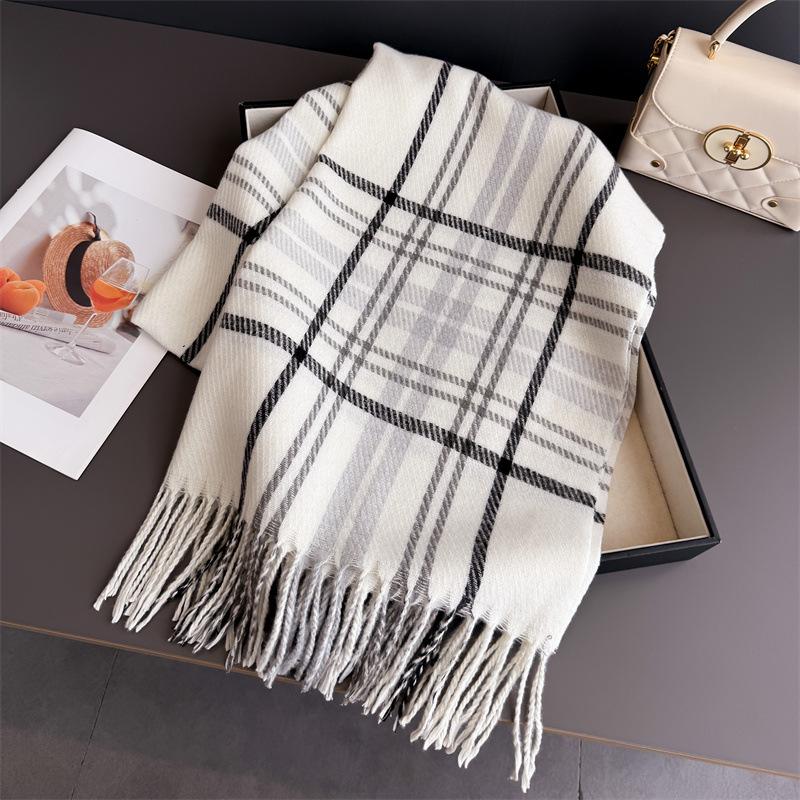 New high-end imitation cashmere soft waxy shawl scarf to keep warm from the cold, autumn and winter plaid fringed women's scarf