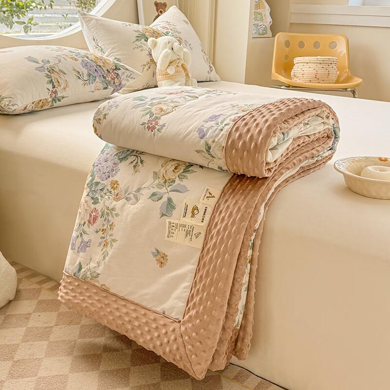 mling Thickened Dot Velvet Quilt